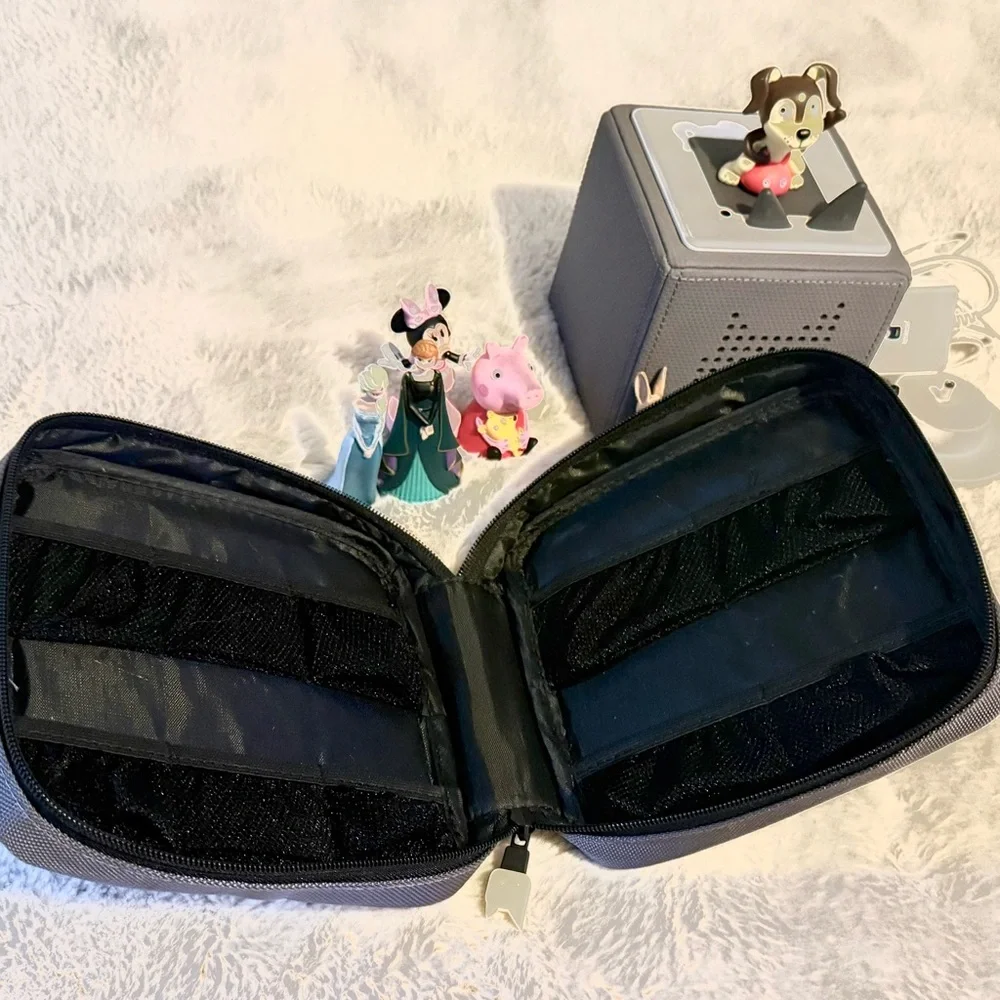 Toniebox Starter Set in Grey with Case and 6 Additional Tonies -Like New $225 - Picture 6 of 6